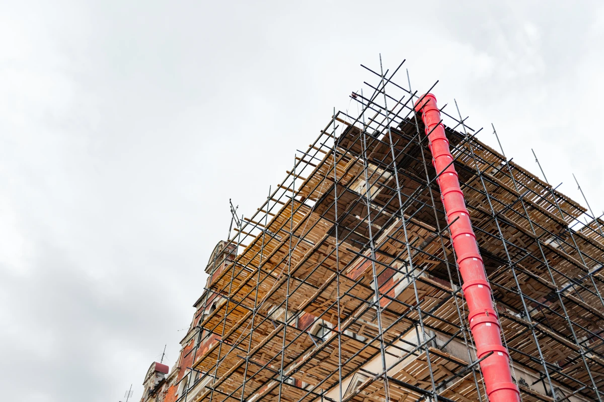 Rénover un bien classé : Le défi passionnant de préserver notre patrimoine architectural